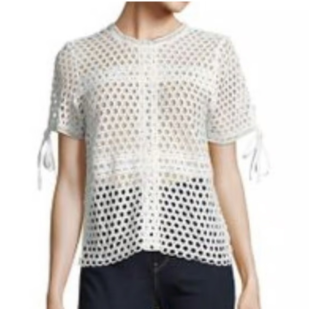 ZERO Degrees Celsius White Crewneck Cap
Sleeve Top White Lace blouse crochet